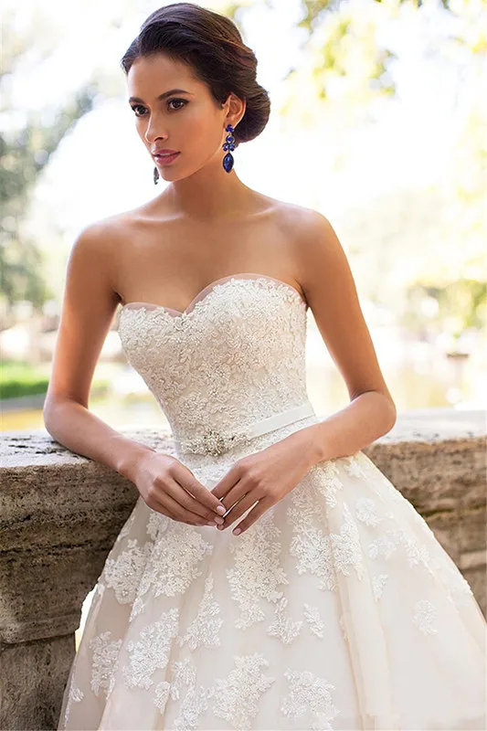 2019 Strapless Light Champagne Lace Applique Crystals Wedding Dress with Color A-line Bridal Dress casamento vestido noiva
2019 Strapless Light Champagne Lace Applique Crystals Wedding Dress with Color A-line Bridal Dress casamento vestido noiva