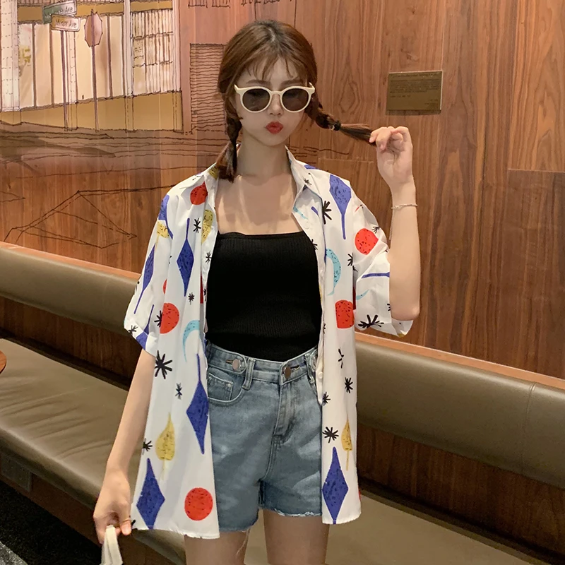2019 Summer Blouse Women Harajuku Streetwear Geometric Print Turn Down Collar Short Sleeve White Shirt Tops blusa feminina T351
2019 Summer Blouse Women Harajuku Streetwear Geometric Print Turn Down Collar Short Sleeve White Shirt Tops blusa feminina T351