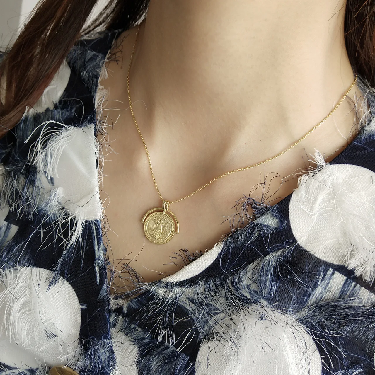 Boho Coin Necklace S925 Silver Fashion Delicate Simple Personality Euro-American Beauty Character Chain Geometric Jewelry
Boho Coin Necklace S925 Silver Fashion Delicate Simple Personality Euro-American Beauty Character Chain Geometric Jewelry