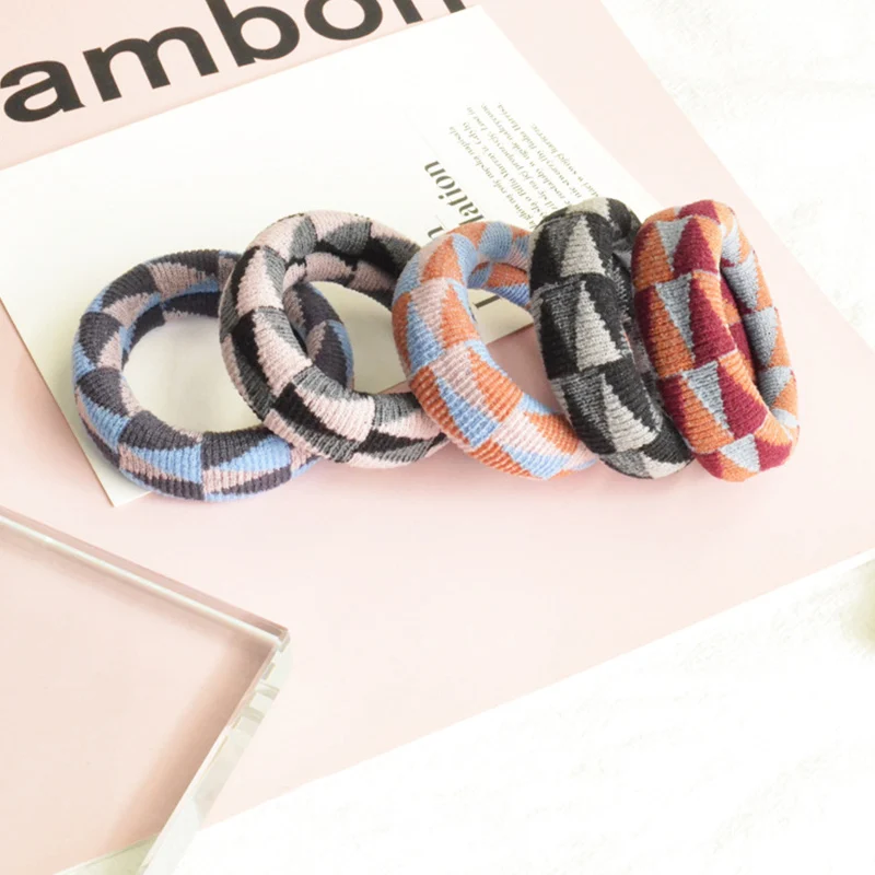 New Women Ponytail Holder Rubber Scrunchies Girls Stripe Elastic Hair Bands Hair Rope Soft Hair Ring Headband Hair Accessories
New Women Ponytail Holder Rubber Scrunchies Girls Stripe Elastic Hair Bands Hair Rope Soft Hair Ring Headband Hair Accessories