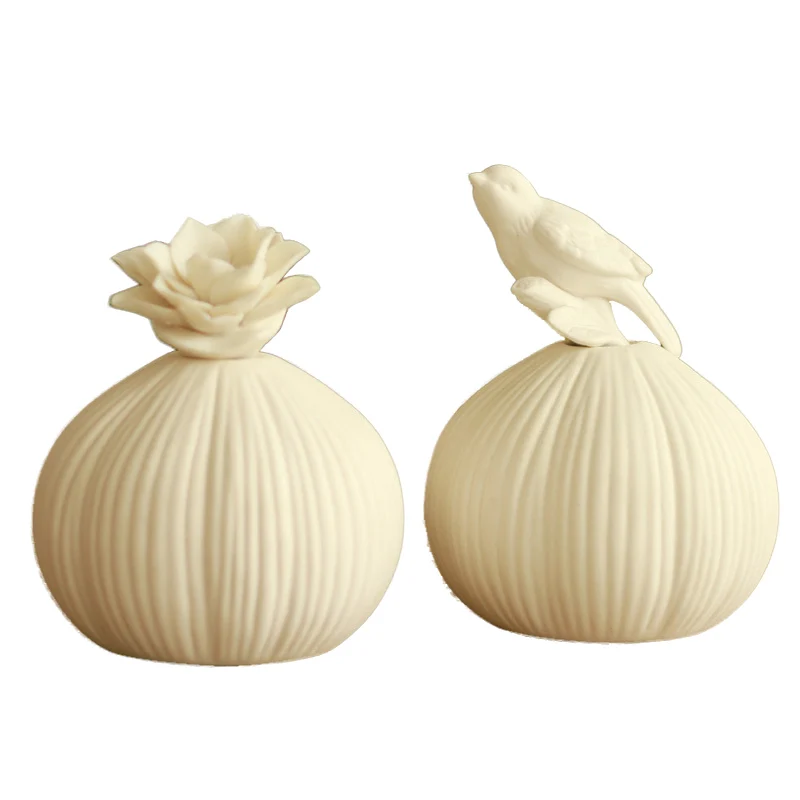 Home Decor Ceramic White Aromatherapy Bottle Decoration Incense Bottle Ornaments Miniature Desktop Figurine Home Decoration Gift
Home Decor Ceramic White Aromatherapy Bottle Decoration Incense Bottle Ornaments Miniature Desktop Figurine Home Decoration Gift