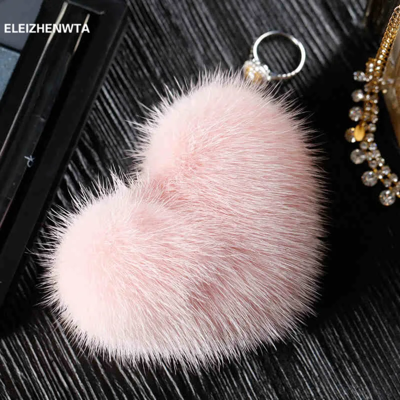 Brand Luxury Fur Fluffy Heart Cute Keychain Keyring For Car Key Backpacks Purse Bag Charms Jewelry Accessories Girlfriend Gift
Brand Luxury Fur Fluffy Heart Cute Keychain Keyring For Car Key Backpacks Purse Bag Charms Jewelry Accessories Girlfriend Gift