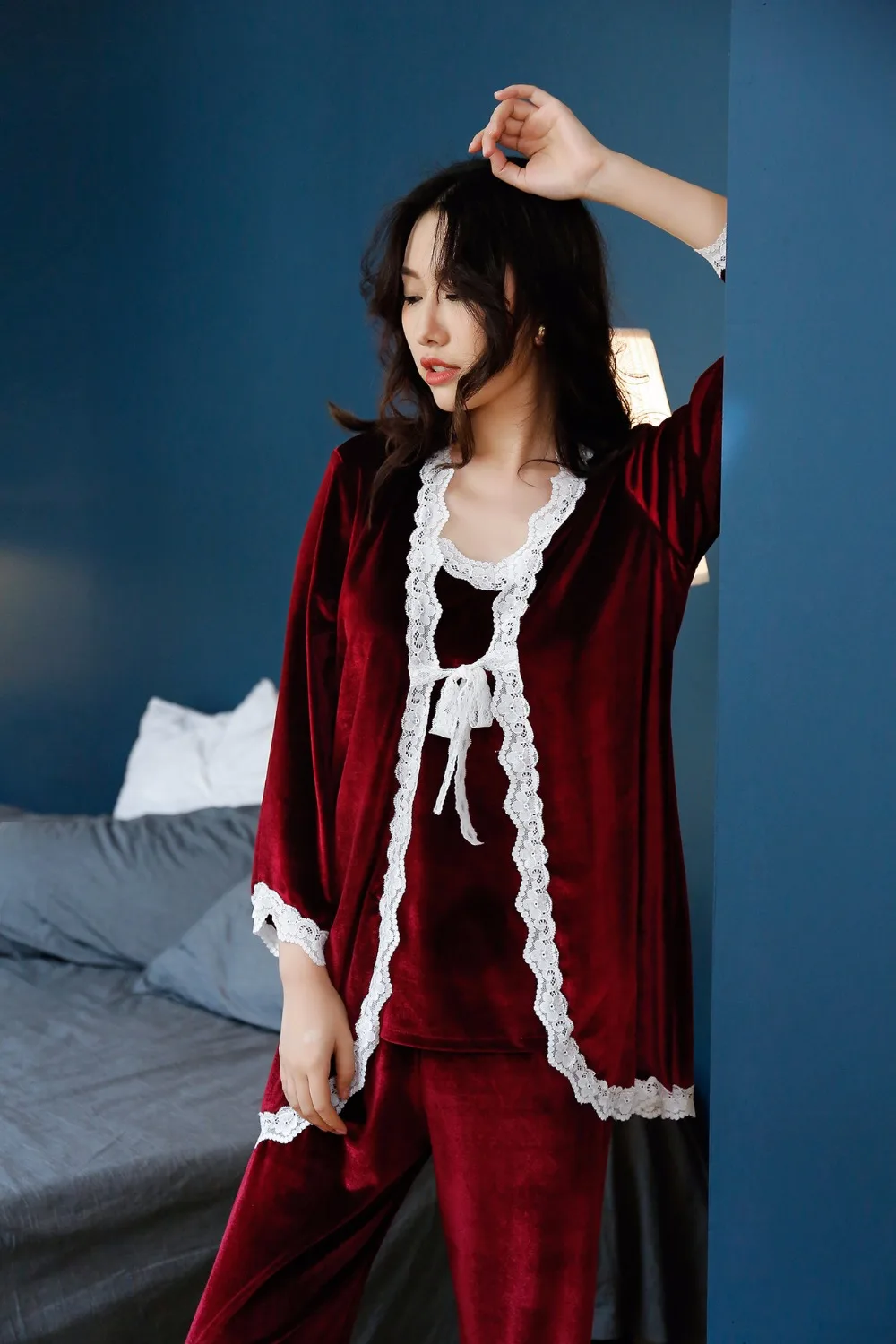 Autumn Winter Pajama Sets 2018 New Casual Pyjamas for Women Lace Sleepwear Long Sleeve Nightie 3pcs Set Kimono Bathrobe Pink Hot
Autumn Winter Pajama Sets 2018 New Casual Pyjamas for Women Lace Sleepwear Long Sleeve Nightie 3pcs Set Kimono Bathrobe Pink Hot