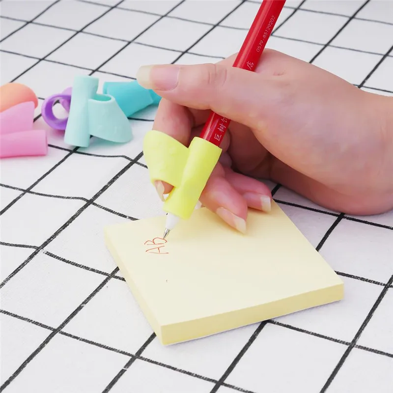 Drop Shipping 3Pcs/Pack Silicone Baby pen corrector Kids Learning Toy Writing Posture Tool Hold Pen Correction Stationery Set
Drop Shipping 3Pcs/Pack Silicone Baby pen corrector Kids Learning Toy Writing Posture Tool Hold Pen Correction Stationery Set