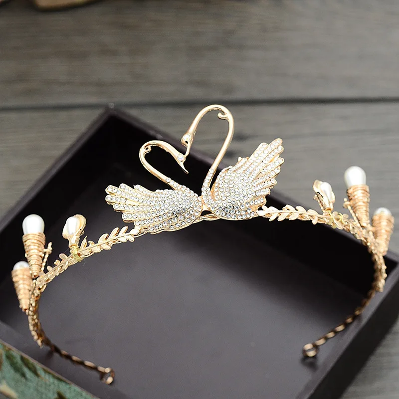 New Design Swan Bridal Crystal Tiara Crowns Princess Queen Pageant Prom Rhinestone Tiara Headband Wedding Hair Crowns Headpieces
New Design Swan Bridal Crystal Tiara Crowns Princess Queen Pageant Prom Rhinestone Tiara Headband Wedding Hair Crowns Headpieces
