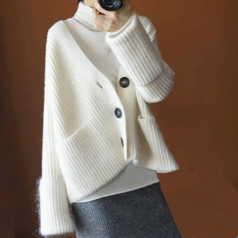 New Spring V-neck Cashmere Cardigan Women Thicker jacket Solid Color Lazy knitted Short Autumn Outside Sweater
New Spring V-neck Cashmere Cardigan Women Thicker jacket Solid Color Lazy knitted Short Autumn Outside Sweater