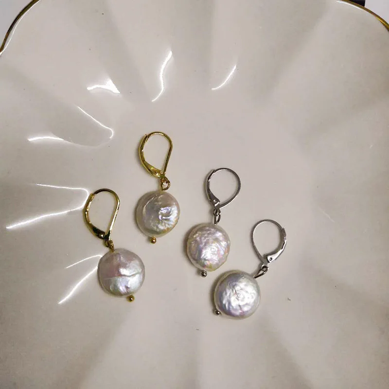WTLTC White Freshwater Pear Hoop Earrings for Women Dainty Ear Piercing Huggie Ear Earrings Baroque Drop Cartilage Earrings 2019
WTLTC White Freshwater Pear Hoop Earrings for Women Dainty Ear Piercing Huggie Ear Earrings Baroque Drop Cartilage Earrings 2019