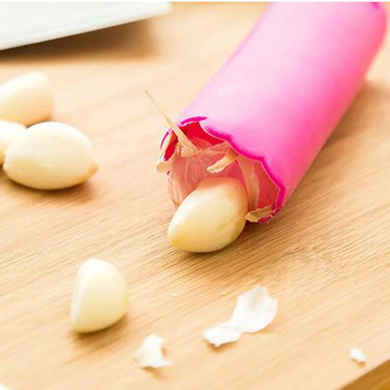 Rubber Garlic Peeling Machine Creative Soft Silicone Garlic Peeling Device Easy Garlic Peeled Easy To Clean Kitchen gadgets 11
Rubber Garlic Peeling Machine Creative Soft Silicone Garlic Peeling Device Easy Garlic Peeled Easy To Clean Kitchen gadgets 11