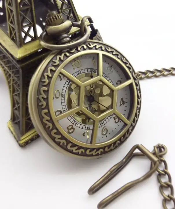 New Bronze antiques Gold surface hollow out Men and women necklace cowboy chain quartz pocket watches
New Bronze antiques Gold surface hollow out Men and women necklace cowboy chain quartz pocket watches
