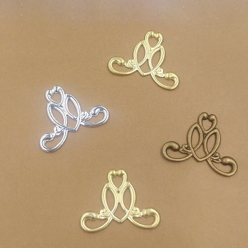 50pcs 15x20mm Vintage Filigree Flower Charms Silver Plated Round Metal Flowers Motif Retro Jewerly Connector for DIY Jewelry
50pcs 15x20mm Vintage Filigree Flower Charms Silver Plated Round Metal Flowers Motif Retro Jewerly Connector for DIY Jewelry