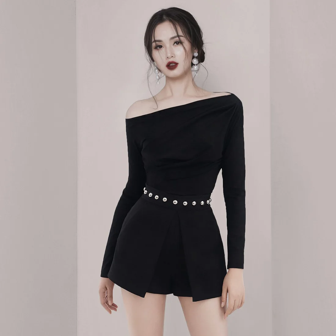 Spring 2019 Fashion A New European and American Women's Dress Leading The Way Long-sleeved Short-sleeved Two-piece Overalls
Spring 2019 Fashion A New European and American Women's Dress Leading The Way Long-sleeved Short-sleeved Two-piece Overalls