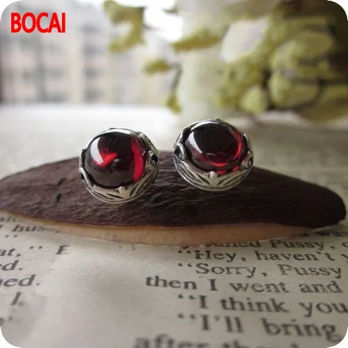 The authentic Thailand sub manual 925 sterling silver jewelry garnet red corundum retro Thailand Tremella nail.
The authentic Thailand sub manual 925 sterling silver jewelry garnet red corundum retro Thailand Tremella nail.