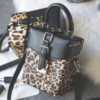 Famous brand Personalized big handbags mini Cube Brand original design crossbody bags for women messenger bags
Famous brand Personalized big handbags mini Cube Brand original design crossbody bags for women messenger bags