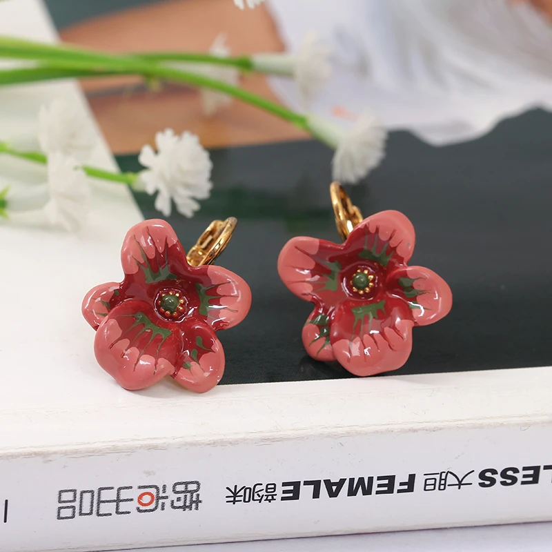 Gold Jewelry Flower Enamel Glaze Earring for Woman Prevent allergy Earring Free Shipping
Gold Jewelry Flower Enamel Glaze Earring for Woman Prevent allergy Earring Free Shipping