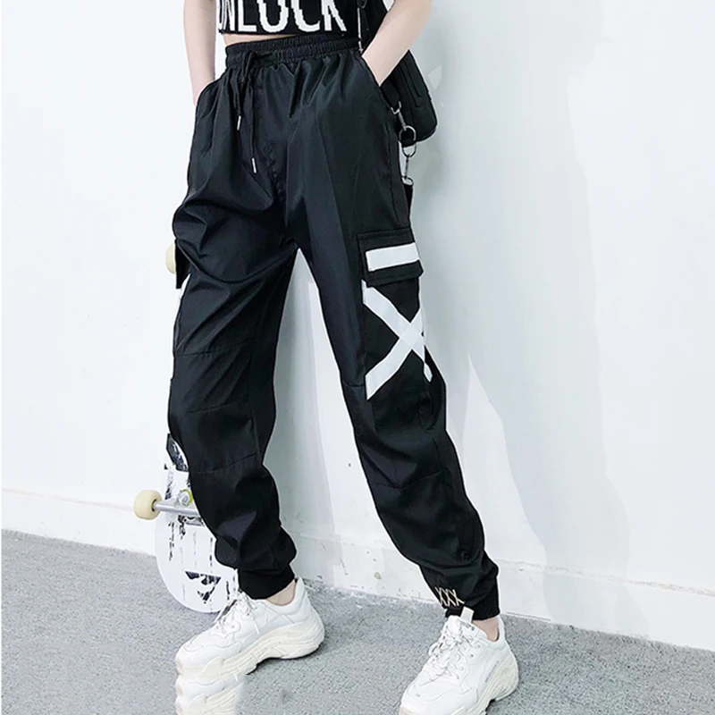 Hip Hop Black Cargo Pants Women Streetwear High Waist Loose Pants 2019 Autumn Black trousers women Solid Spring Sweatpants
Hip Hop Black Cargo Pants Women Streetwear High Waist Loose Pants 2019 Autumn Black trousers women Solid Spring Sweatpants