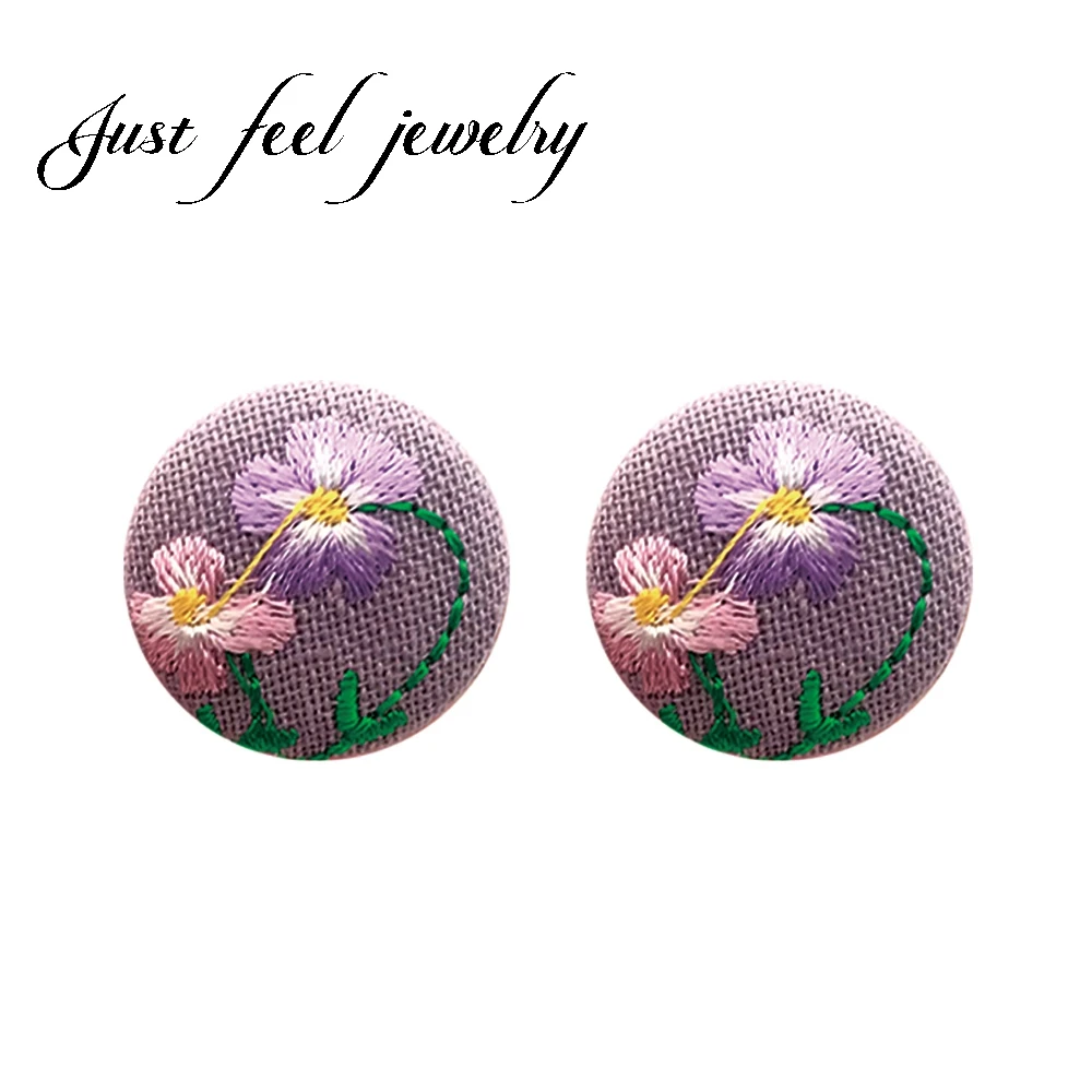 JUST FEEL Trendy Chinese Embroidery Flower Cloth Stud Earring Hand Stitching Round Button Winter Earrings Jewelry for Women Gift
JUST FEEL Trendy Chinese Embroidery Flower Cloth Stud Earring Hand Stitching Round Button Winter Earrings Jewelry for Women Gift