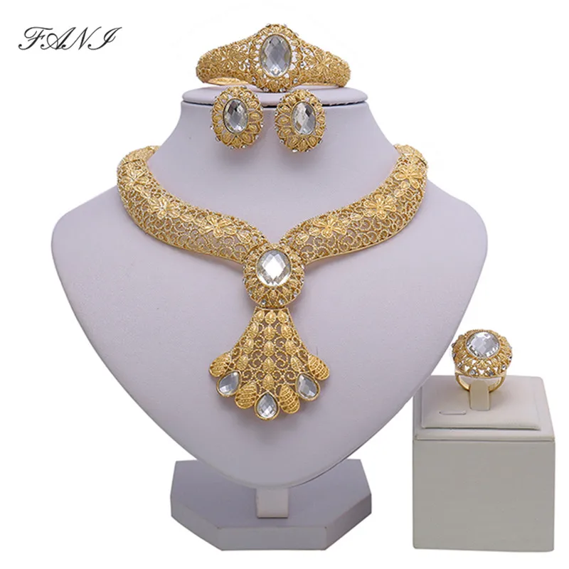 2018 Bridal Gift Nigerian Wedding African Beads Jewelry Set Brand Woman Fashion Dubai Gold Color Jewelry Set Wholesale Design
2018 Bridal Gift Nigerian Wedding African Beads Jewelry Set Brand Woman Fashion Dubai Gold Color Jewelry Set Wholesale Design