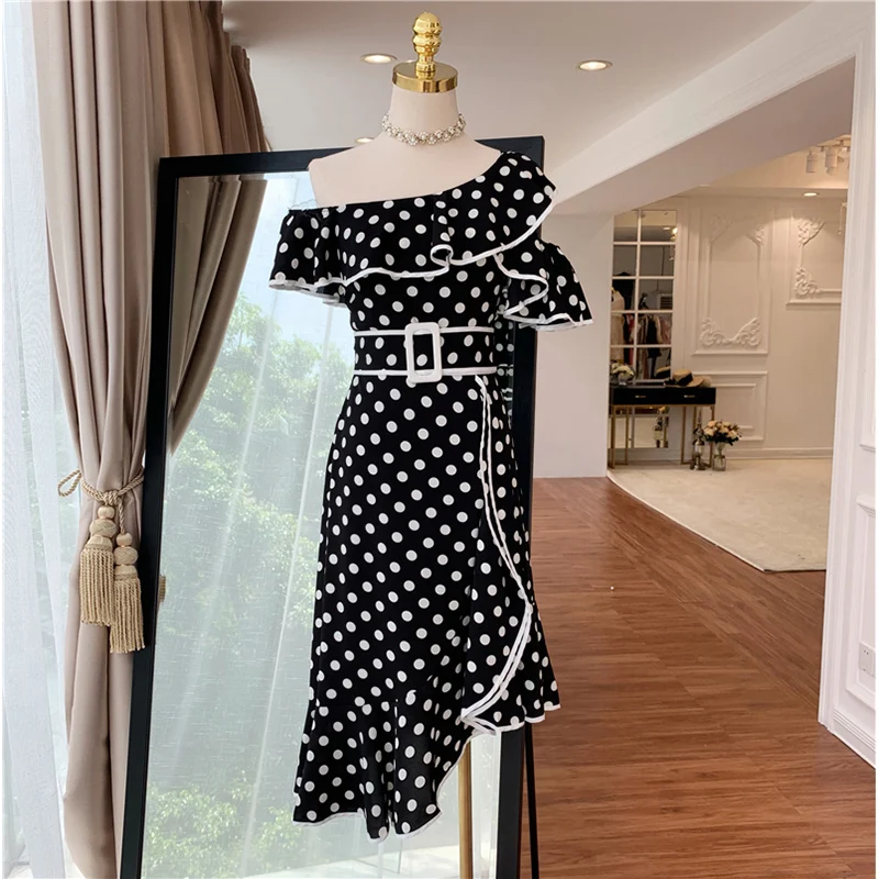 HIGH QUALITY Newest 2019 Designer Dress Women's Dot Print Ruffle Asymmetrical Dress
HIGH QUALITY Newest 2019 Designer Dress Women's Dot Print Ruffle Asymmetrical Dress
