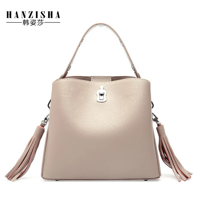 2018 Genuine Leather Women Bucket Handbag Fashion Tassel Design Leather Female Bag Famouse Brand Women Crossbody Casual Bag
2018 Genuine Leather Women Bucket Handbag Fashion Tassel Design Leather Female Bag Famouse Brand Women Crossbody Casual Bag
