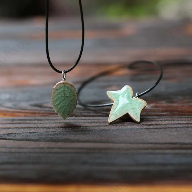 Unique High Quality Handmade CeramicNecklace Green Maple Leaf Pendant and Black Rope Delicate Jewelry for Couple Lovers Gift
Unique High Quality Handmade CeramicNecklace Green Maple Leaf Pendant and Black Rope Delicate Jewelry for Couple Lovers Gift