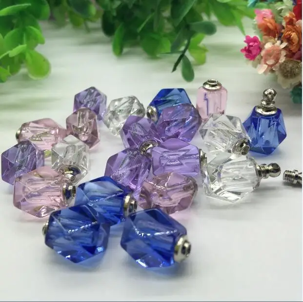 5pcs 10*15mm screw cap rhombus vial pendant Miniature Perfume bottle clear/blue/pink/purple Crystal pendant name or rice art
5pcs 10*15mm screw cap rhombus vial pendant Miniature Perfume bottle clear/blue/pink/purple Crystal pendant name or rice art
