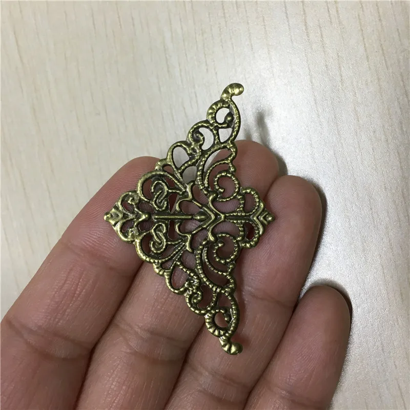 Bronze Filigree Triangle Flower Wraps Cabochon Ancient Flatback Metal Embellishments Scrapbooking For DIY,5cm*3.2cm,200Pcs
Bronze Filigree Triangle Flower Wraps Cabochon Ancient Flatback Metal Embellishments Scrapbooking For DIY,5cm*3.2cm,200Pcs