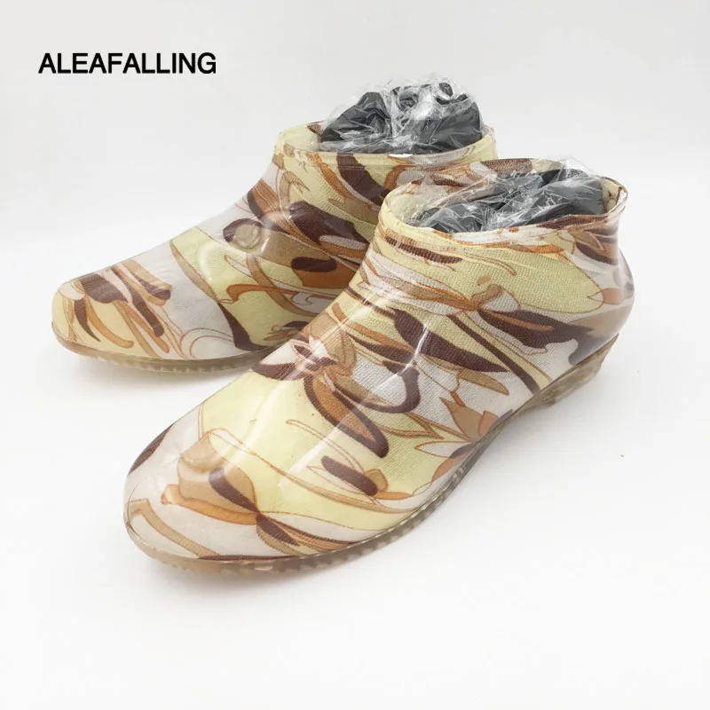 Aleafalling new arrival rain boots waterproof shoes woman rain woman water rubber ankle boots slip on flower botas 37-41 m102
Aleafalling new arrival rain boots waterproof shoes woman rain woman water rubber ankle boots slip on flower botas 37-41 m102