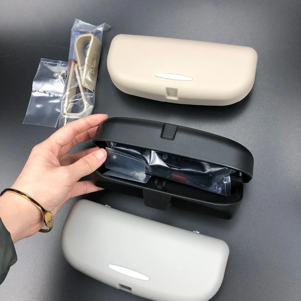 Car-Styling Sun Visor Glasses Case for Ford Mustang Ranger Figo KA Territory FLEX Transit Super Duty Atlas F-150 F250 F350 F450
Car-Styling Sun Visor Glasses Case for Ford Mustang Ranger Figo KA Territory FLEX Transit Super Duty Atlas F-150 F250 F350 F450