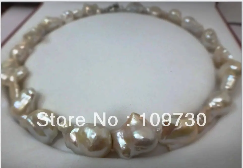 Jewelry 0019578 HUGE 18"20-26MM AUSTRALIAN SOUTH SEA GENUINE WHITE BAROQUE PEARL NECKLACE
Jewelry 0019578 HUGE 18"20-26MM AUSTRALIAN SOUTH SEA GENUINE WHITE BAROQUE PEARL NECKLACE