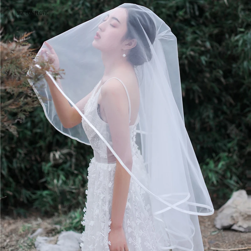 Two Layer Soft Tulle With Ribbon Edge Vintage Short Wedding Veils With Comb Cover Face Veils Fingertip Veils Bridal Accessories
Two Layer Soft Tulle With Ribbon Edge Vintage Short Wedding Veils With Comb Cover Face Veils Fingertip Veils Bridal Accessories