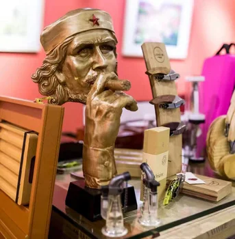 Cigar Display Bronzes Resin and copper plating Handicraft Cigar Man Bust Sculpture Household Marble Base Sculptures Statue
Cigar Display Bronzes Resin and copper plating Handicraft Cigar Man Bust Sculpture Household Marble Base Sculptures Statue