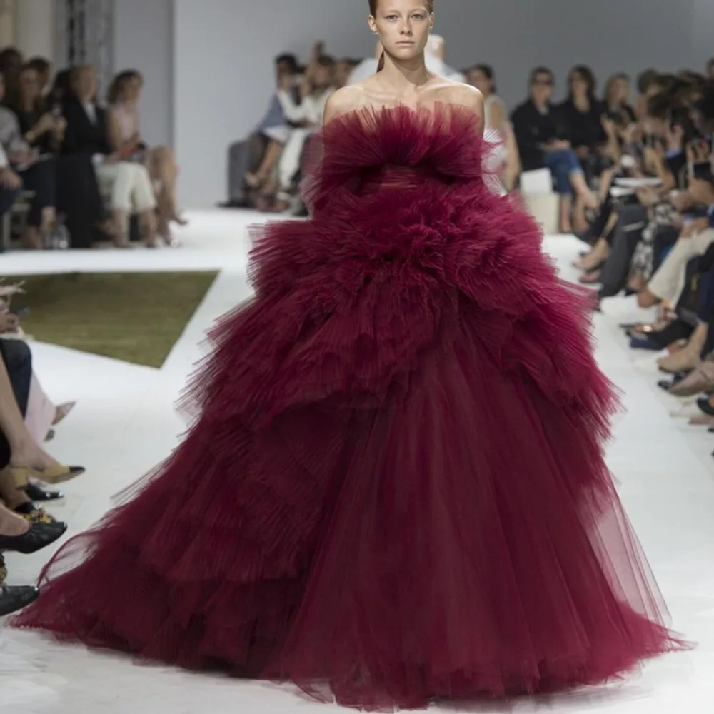 Vintage Burgundy Lush Tutu Wedding Gowns 2019 Ruffles Tiered Puffy Ball Gowns Fashion Tulle Prom Gowns Puffy Bridal Dresses
Vintage Burgundy Lush Tutu Wedding Gowns 2019 Ruffles Tiered Puffy Ball Gowns Fashion Tulle Prom Gowns Puffy Bridal Dresses
