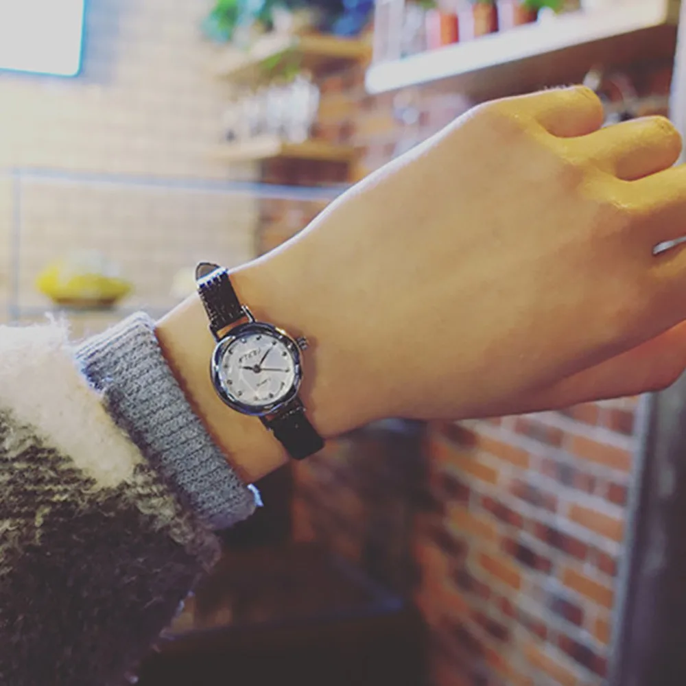 Female Models Fashion Thin Belt Rhinestone Belt Watch Popular Womens Watches Stylish simple casual Crystal montre femme @F
Female Models Fashion Thin Belt Rhinestone Belt Watch Popular Womens Watches Stylish simple casual Crystal montre femme @F