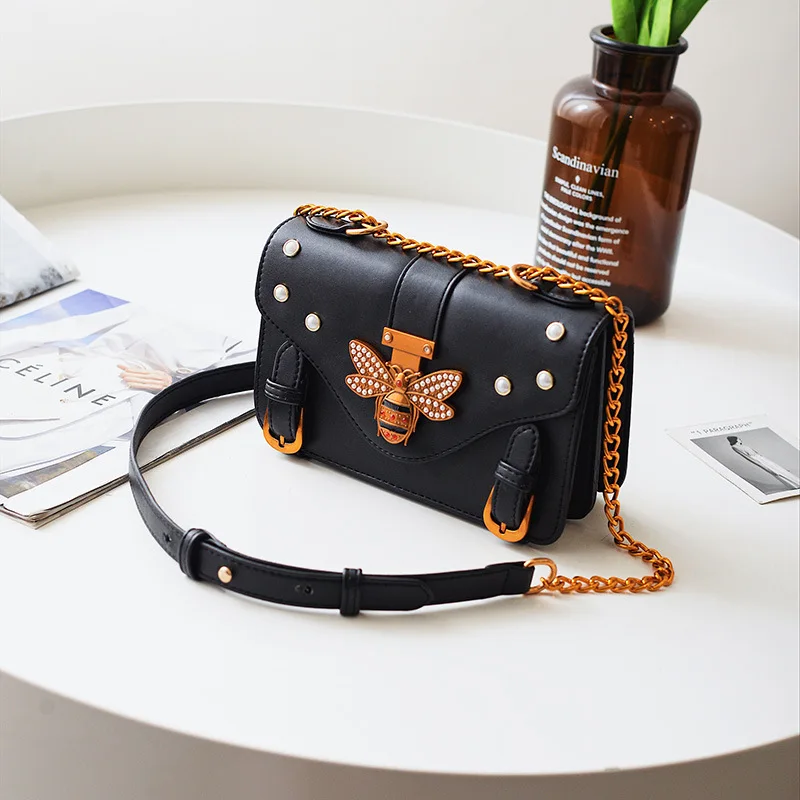 New fashion single shoulder bag with lock lock in 2018 Korean version chain slanting small square bag with bee lady bag
New fashion single shoulder bag with lock lock in 2018 Korean version chain slanting small square bag with bee lady bag