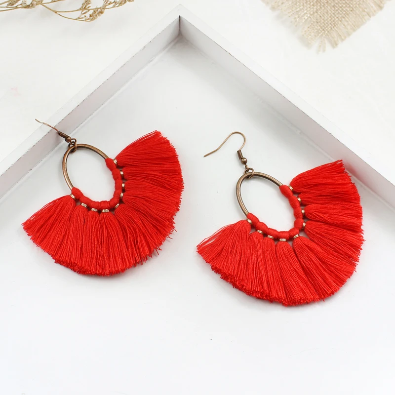 Bronze color Hollow Circular Tassels Earrings hanging Fan tassel Folk-custom tassel Gold Earrings Female glamour jewelry
Bronze color Hollow Circular Tassels Earrings hanging Fan tassel Folk-custom tassel Gold Earrings Female glamour jewelry
