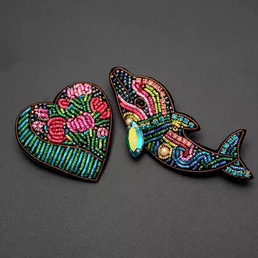 3D Handmade embroidery beaded color heart dolphin sequins patch DIY applique for Coat Trousers Bag Indian silk Brooch
3D Handmade embroidery beaded color heart dolphin sequins patch DIY applique for Coat Trousers Bag Indian silk Brooch
