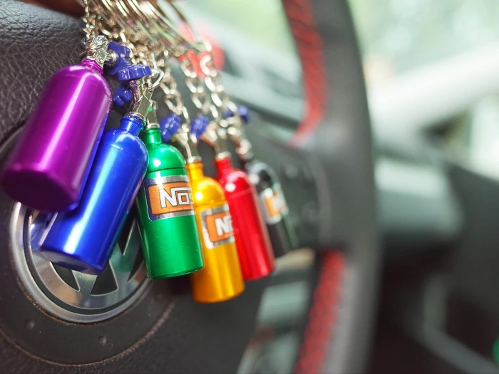 Fashion Metal Keyring Car Keychain Auto Key Chain Key Ring Holder Keyfob For NOS Turbo Nitrgen Bottle Car Styling Gift Pendant