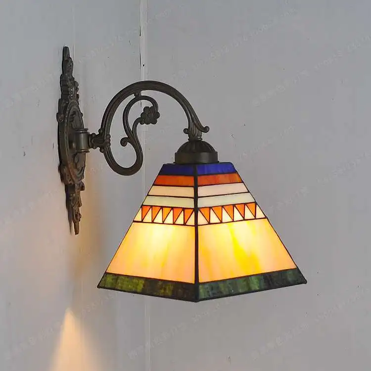 Continental retro square wall lamp Tiffany mirror balcony bedroom bedside lamp before the Spanish style backdrop lighting
Continental retro square wall lamp Tiffany mirror balcony bedroom bedside lamp before the Spanish style backdrop lighting