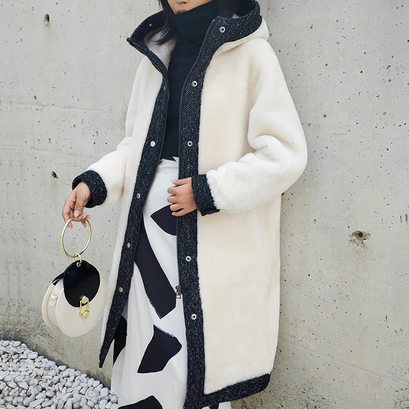 Real fur coat women winter thick warm shearing fur jacket genuine sheepskin leather one piece fur with hood NPI 81125A
Real fur coat women winter thick warm shearing fur jacket genuine sheepskin leather one piece fur with hood NPI 81125A