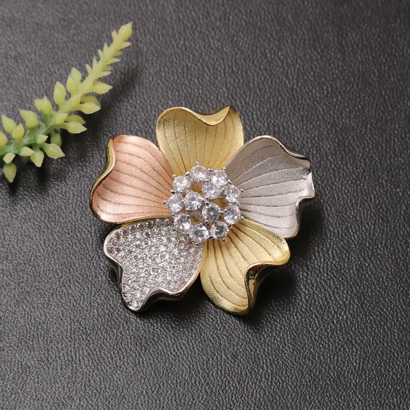 Lanyika Fashion Jewelry Luxury Artistic Blooming Flowers Brooch Pendant Dual Use for Wedding Party Micro Paved Popular Gift
Lanyika Fashion Jewelry Luxury Artistic Blooming Flowers Brooch Pendant Dual Use for Wedding Party Micro Paved Popular Gift