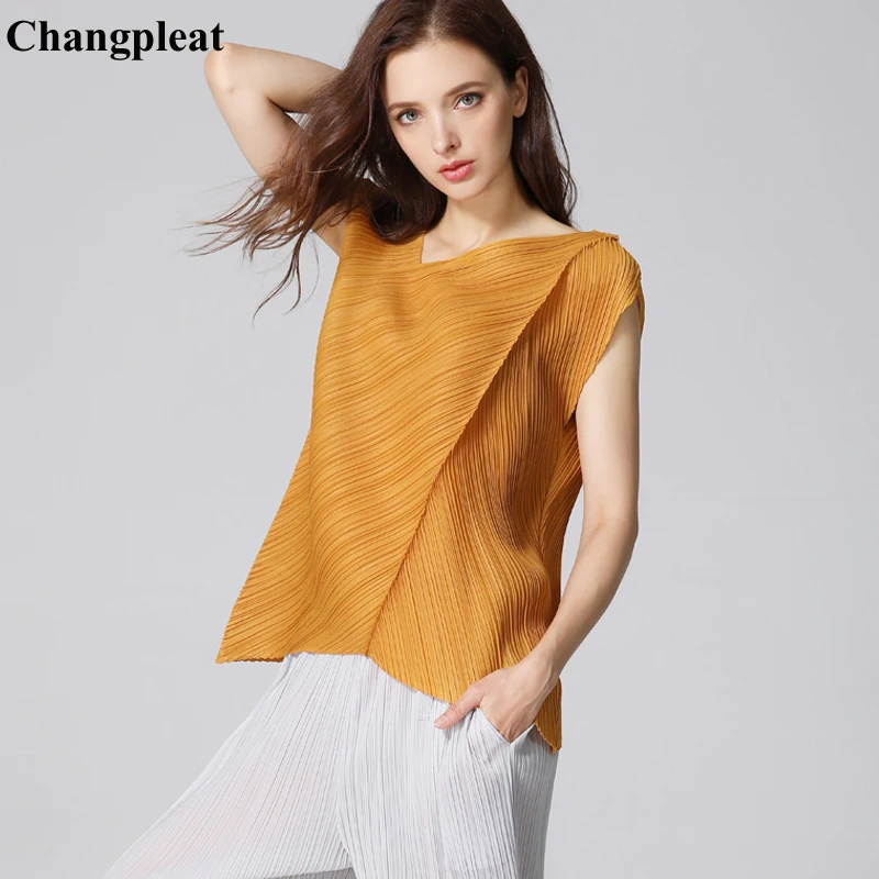 Changpleat 2019 Summer Women T-shirts Tops Miyak Pleated Fashion Irregular Tees Solid V-neck sleeveless Slim Female T-shirt Tide
Changpleat 2019 Summer Women T-shirts Tops Miyak Pleated Fashion Irregular Tees Solid V-neck sleeveless Slim Female T-shirt Tide