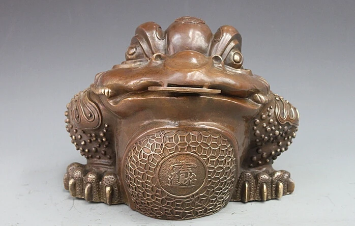 wholesale factory Chinese Bronze Feng shui Lucky to get rich Toad Attract Wealth Frog Statue
wholesale factory Chinese Bronze Feng shui Lucky to get rich Toad Attract Wealth Frog Statue