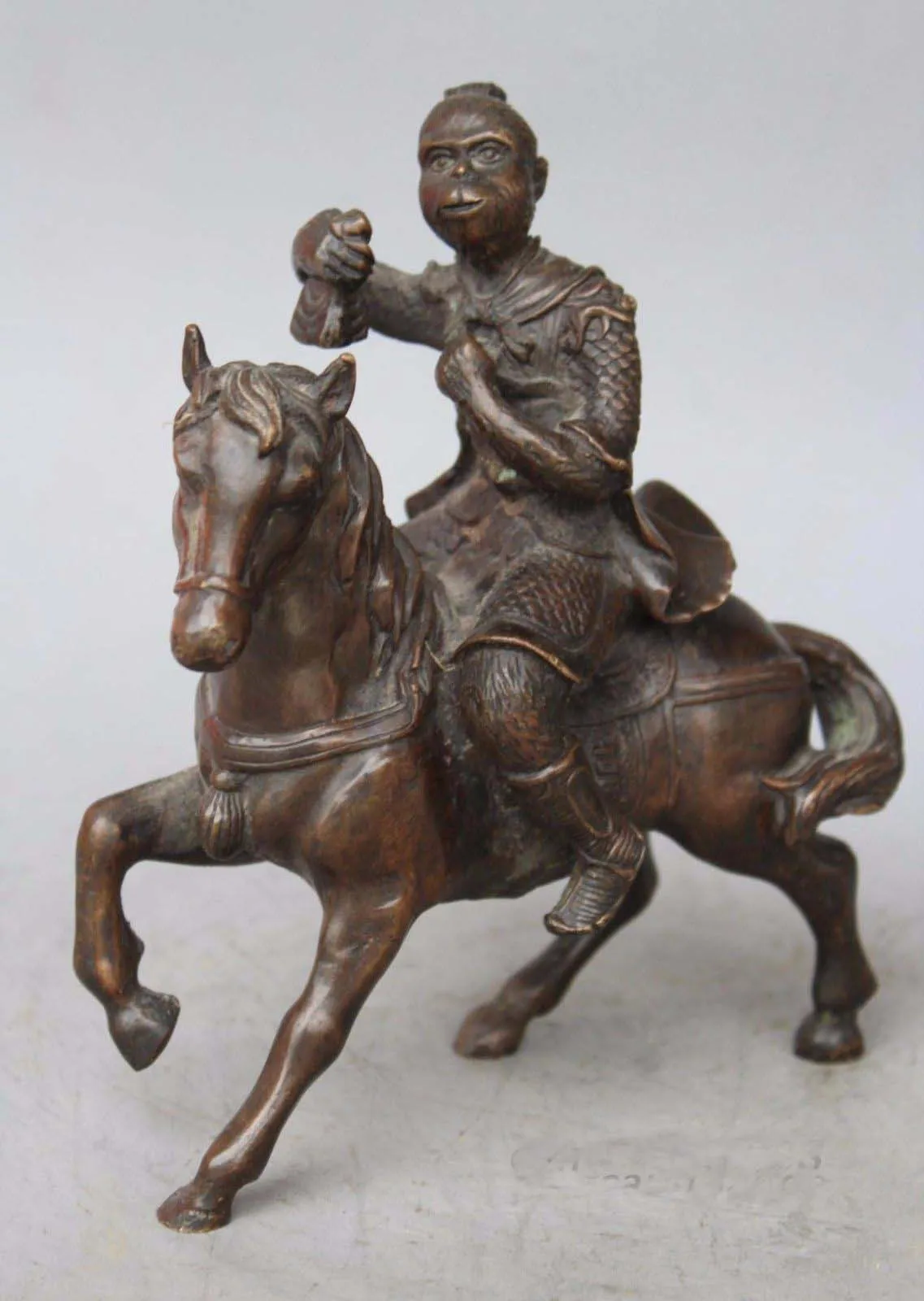 China fengshui purple Copper Wealth YuanBao Monkey Sun WuKong Ride Horse animal
China fengshui purple Copper Wealth YuanBao Monkey Sun WuKong Ride Horse animal