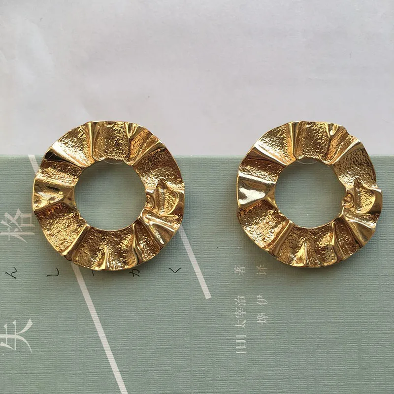 Punk Trendy Gold Wave Runway Big Circle Stud Earrings for Women Unique Cool Geometric Statement Round Earrings Jewelry
Punk Trendy Gold Wave Runway Big Circle Stud Earrings for Women Unique Cool Geometric Statement Round Earrings Jewelry