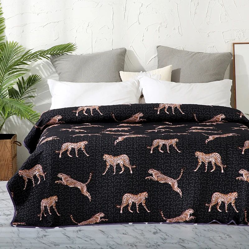 Leopard Printed Bedspread 150x200/200x220cm washed bed cover stitching bedding quilt throw blanket for home hotel
Leopard Printed Bedspread 150x200/200x220cm washed bed cover stitching bedding quilt throw blanket for home hotel