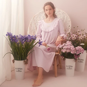 Free Shipping 2017 New Winter Women's Long Pink And Purple Pyjamas Home Cloth Bow Sleepwear Island Velvet Princess Nightgown
Free Shipping 2017 New Winter Women's Long Pink And Purple Pyjamas Home Cloth Bow Sleepwear Island Velvet Princess Nightgown