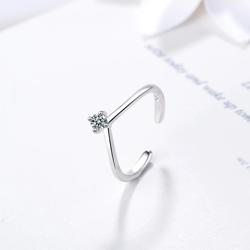 New Fashion 925 Sterling Silver Rings For Women Wedding Sweet Temperament Simple Shiny Zircon Ring Jewelry Lady Engagement Gifts
New Fashion 925 Sterling Silver Rings For Women Wedding Sweet Temperament Simple Shiny Zircon Ring Jewelry Lady Engagement Gifts