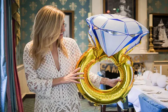 10pcs/lot Diamond ring Foil helium Balloons Wedding room maylar Baloon Decoration globos Annieversary Party Celebration balls
10pcs/lot Diamond ring Foil helium Balloons Wedding room maylar Baloon Decoration globos Annieversary Party Celebration balls