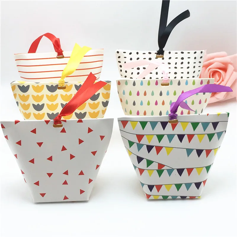 European-style Wedding Candy Packaging Box Festival Party Colorful Cardboard dot/ line Gift Storage Box With Ribbon
European-style Wedding Candy Packaging Box Festival Party Colorful Cardboard dot/ line Gift Storage Box With Ribbon