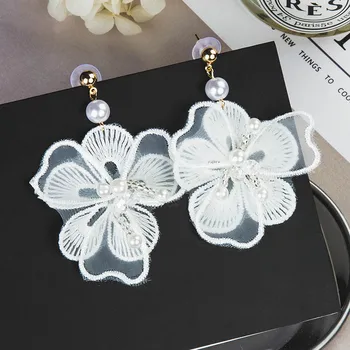 New Fashion Embroidery Pearl Flower Earring Alumni Tassel Lace Flower Crystal Pearl Long Earrings Lady Earrings Wholesale
New Fashion Embroidery Pearl Flower Earring Alumni Tassel Lace Flower Crystal Pearl Long Earrings Lady Earrings Wholesale